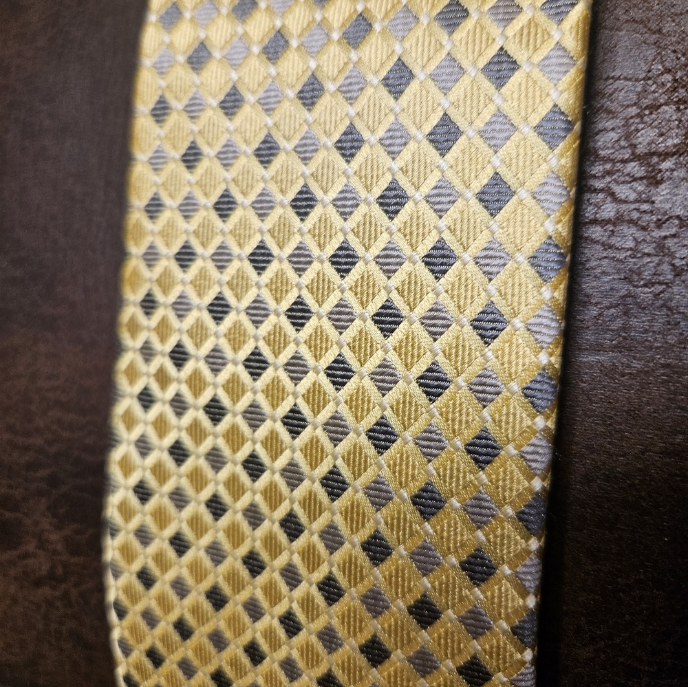 Donald Trump Men's Tie Necktie Yellow Gray Siver - Picture 4 of 9